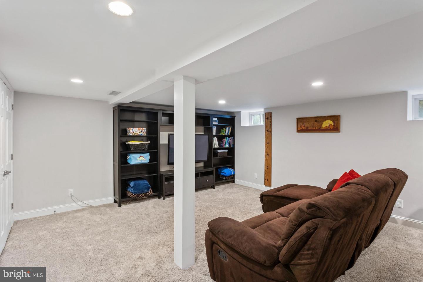 206 Ivy Rock Ln