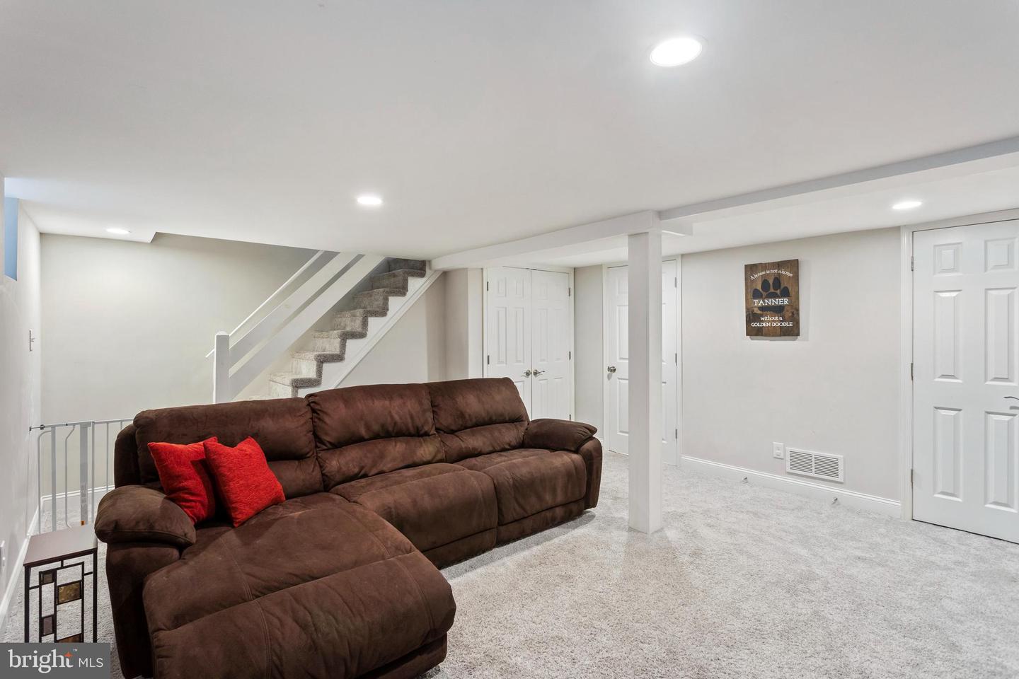206 Ivy Rock Ln