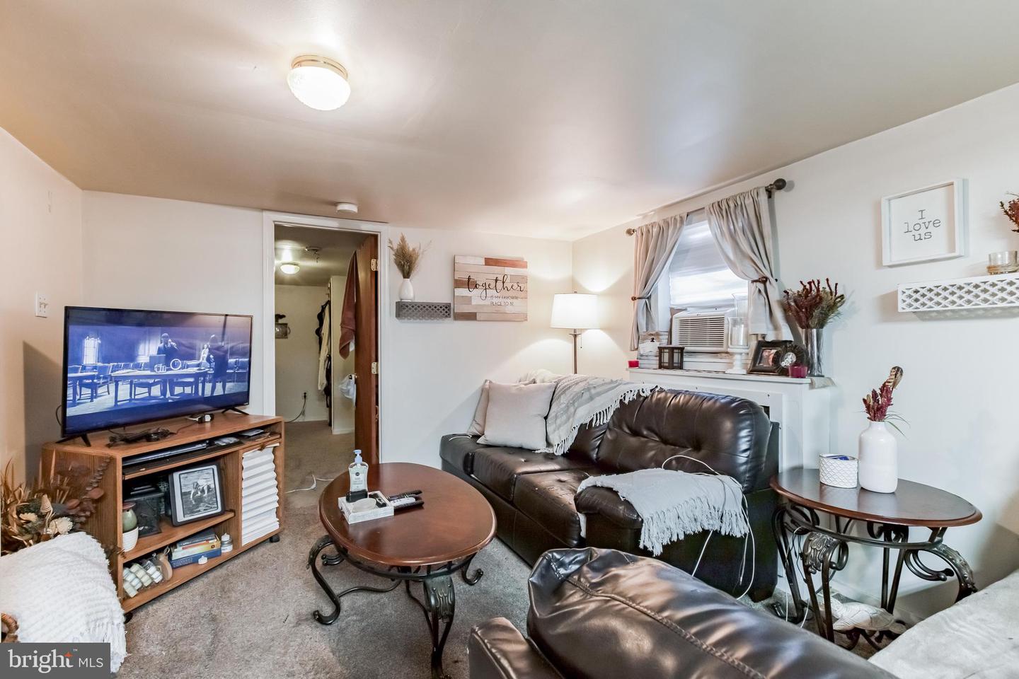 132 S Woodlawn Ave