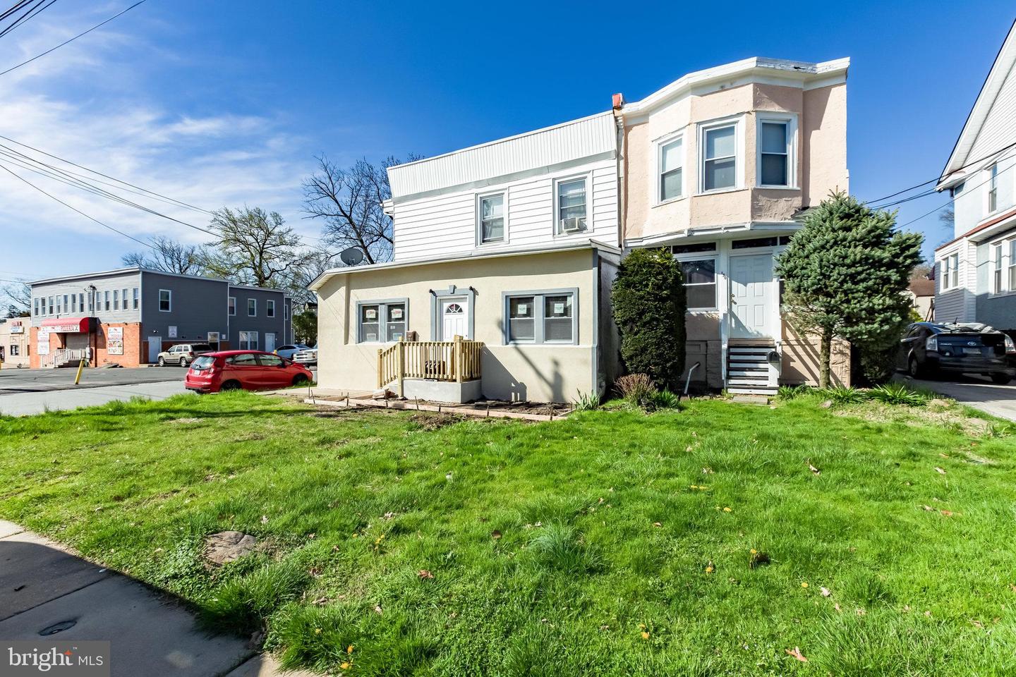 132 S Woodlawn Ave