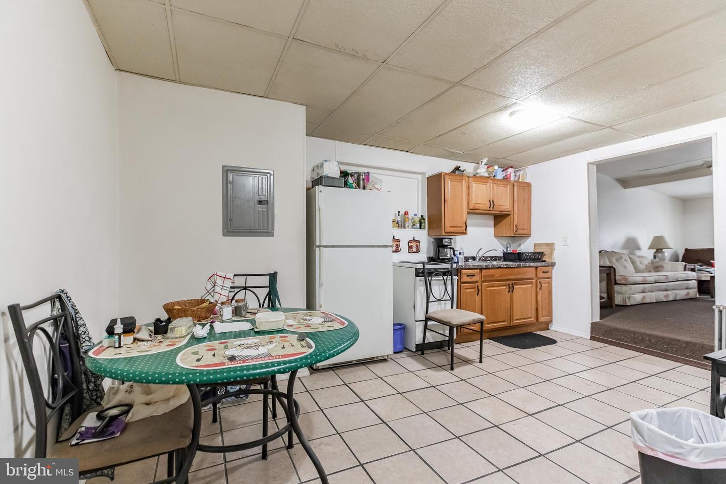 132 S Woodlawn Ave