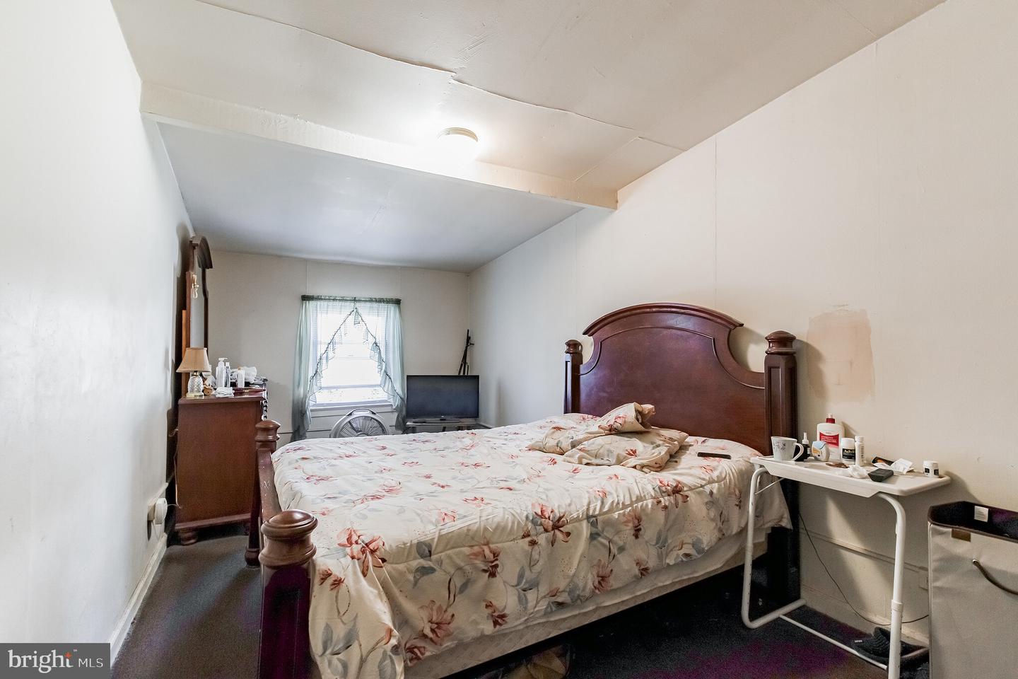 132 S Woodlawn Ave