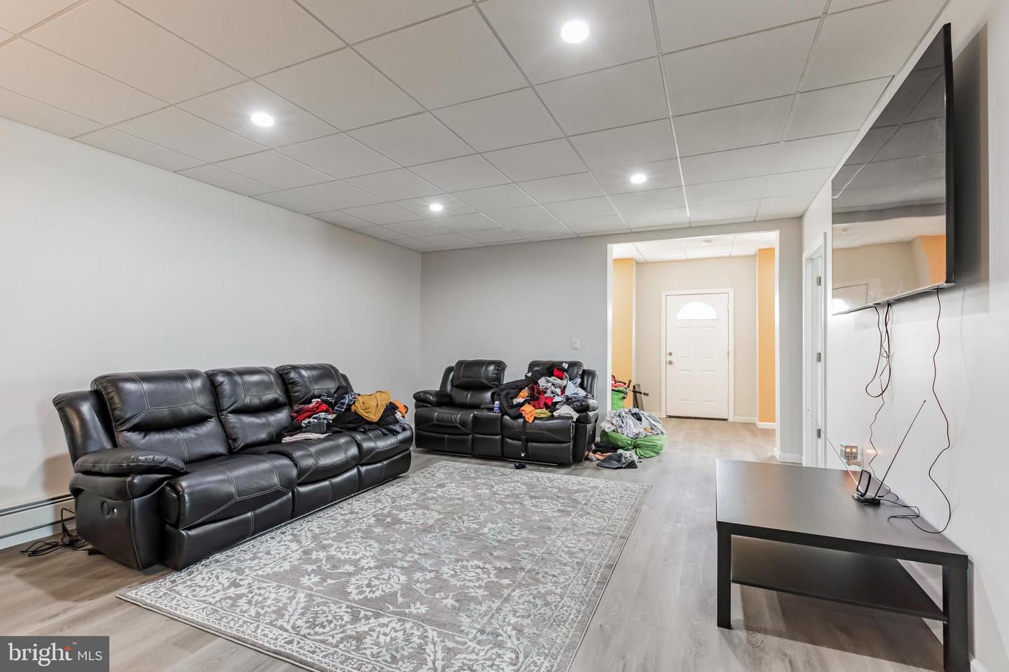 132 S Woodlawn Ave