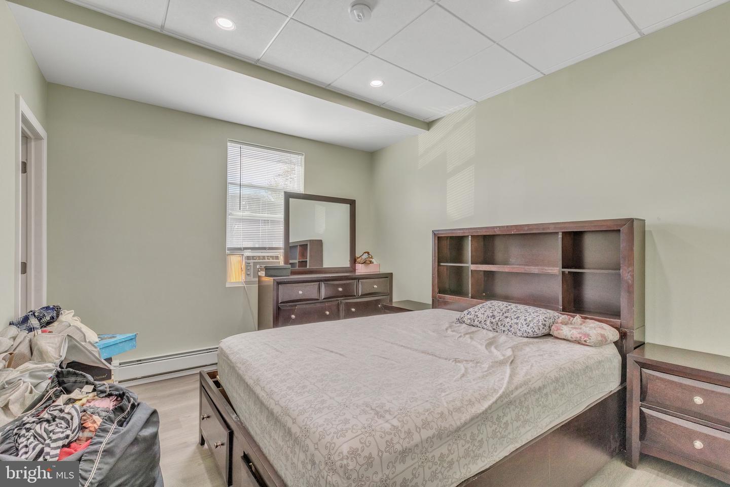 132 S Woodlawn Ave