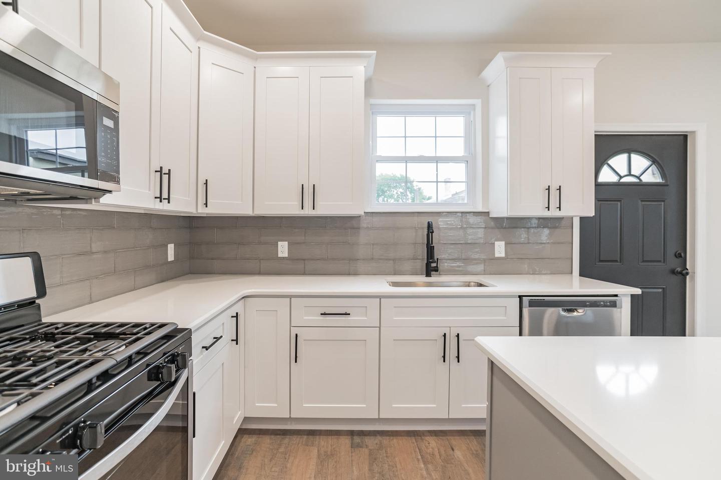 1028 Andrews Ave