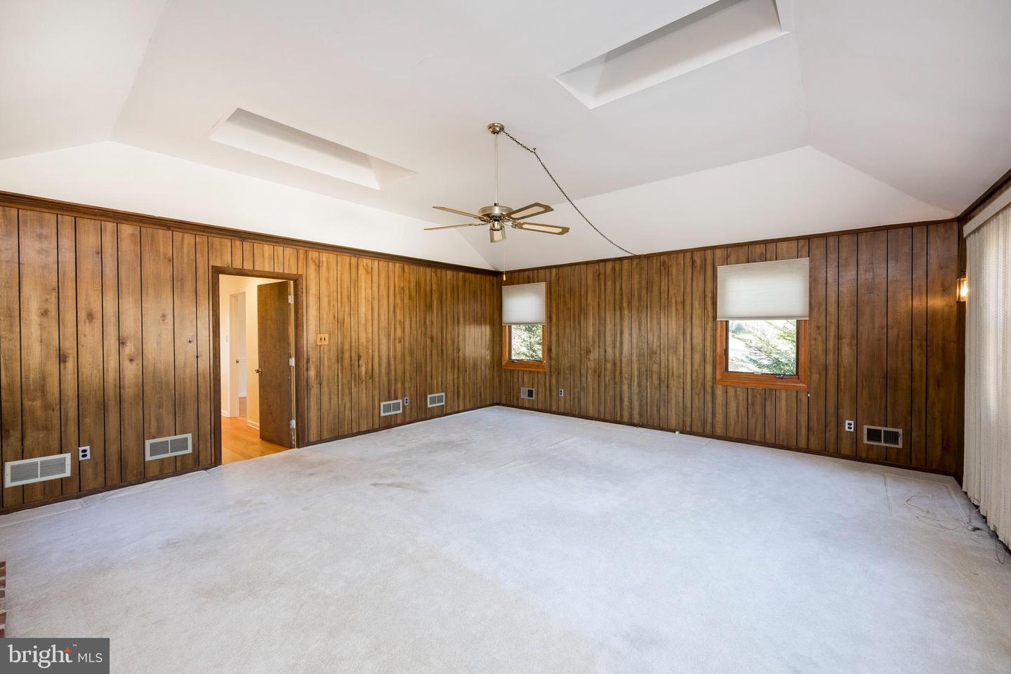 219 Jeffrey Ln