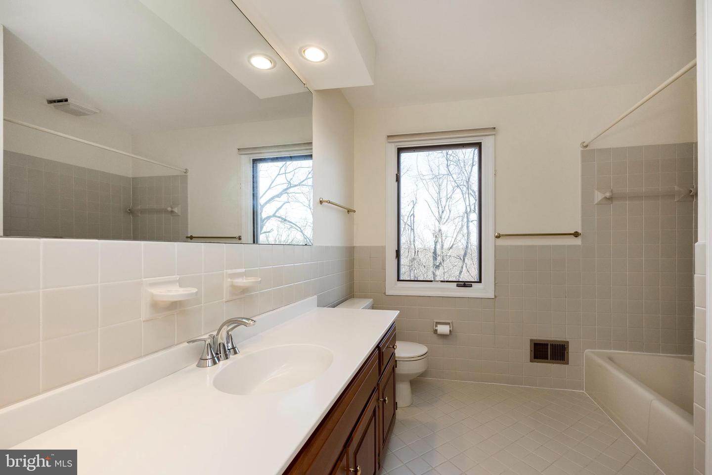 219 Jeffrey Ln