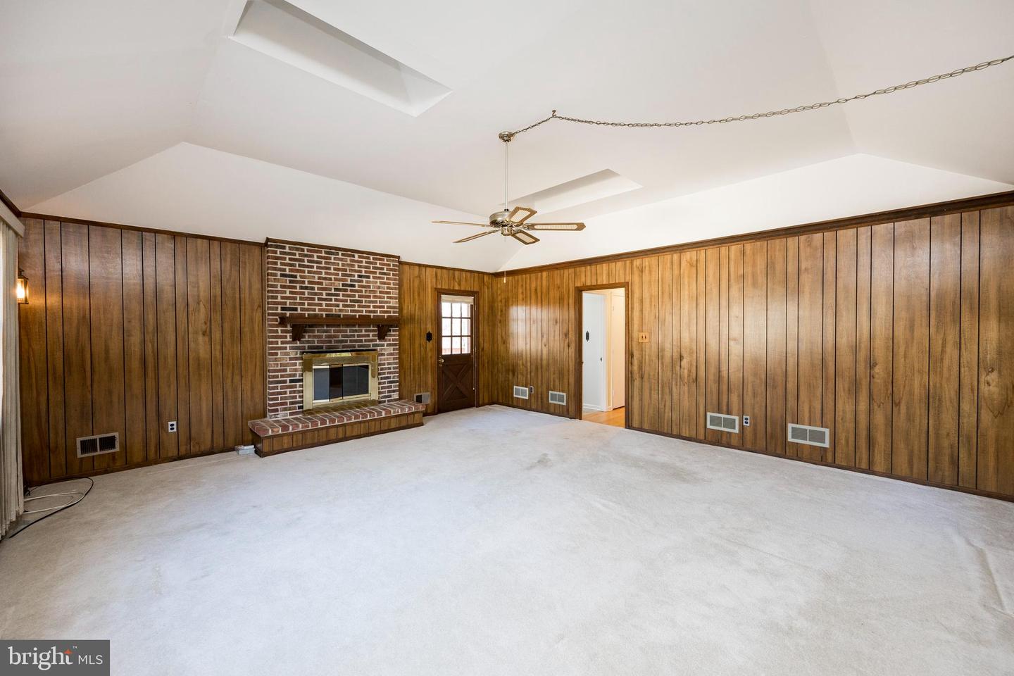 219 Jeffrey Ln