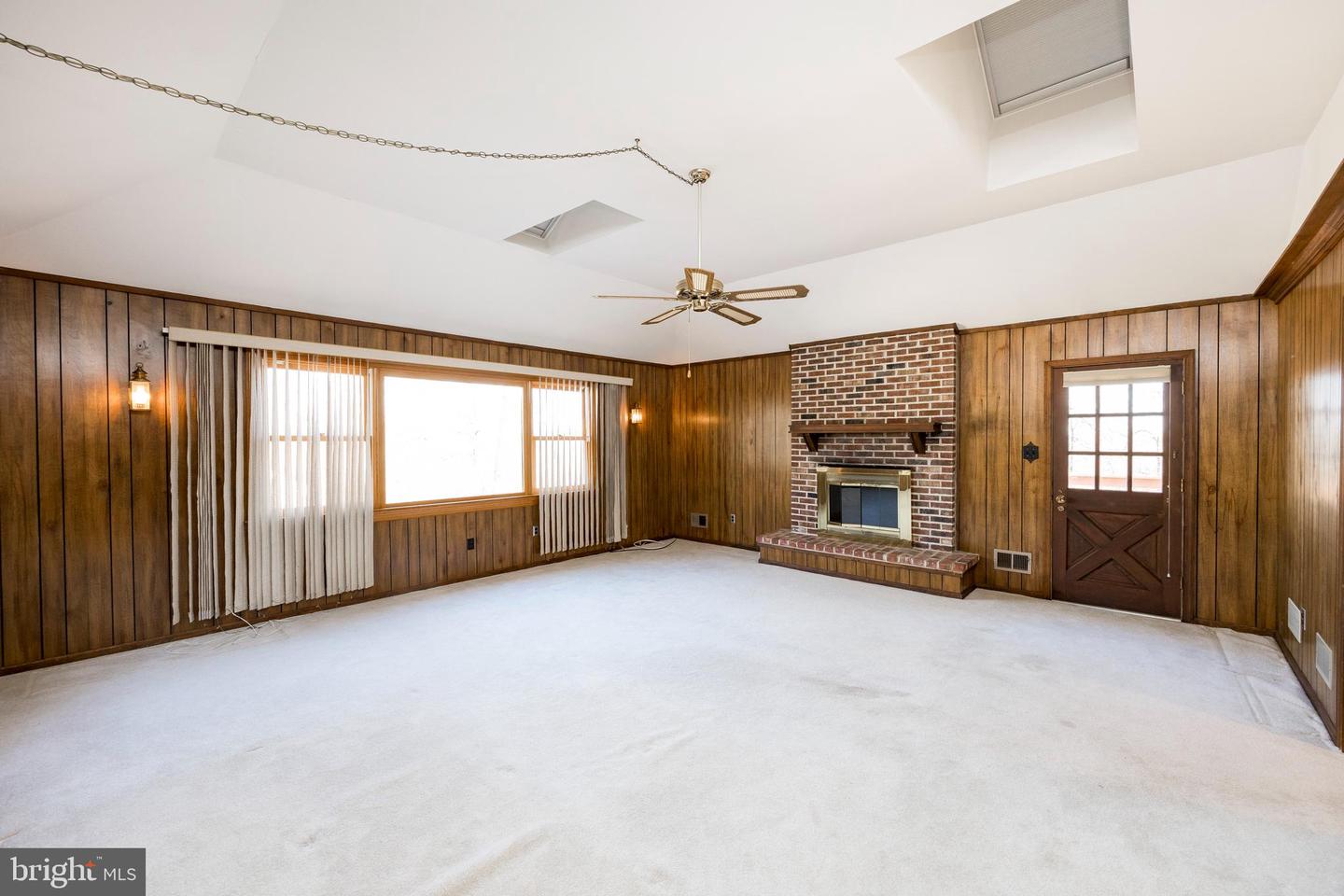 219 Jeffrey Ln