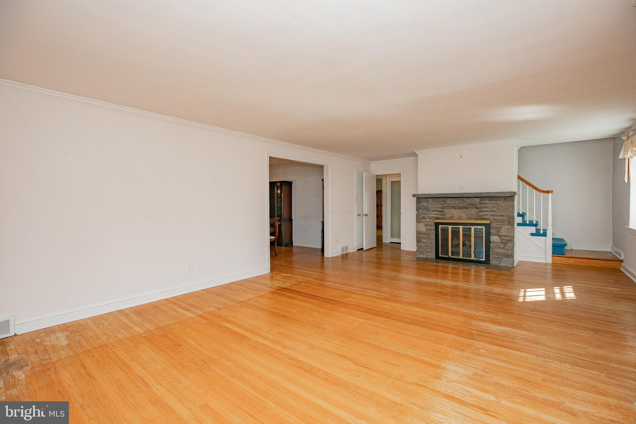 913 Drexel Ln