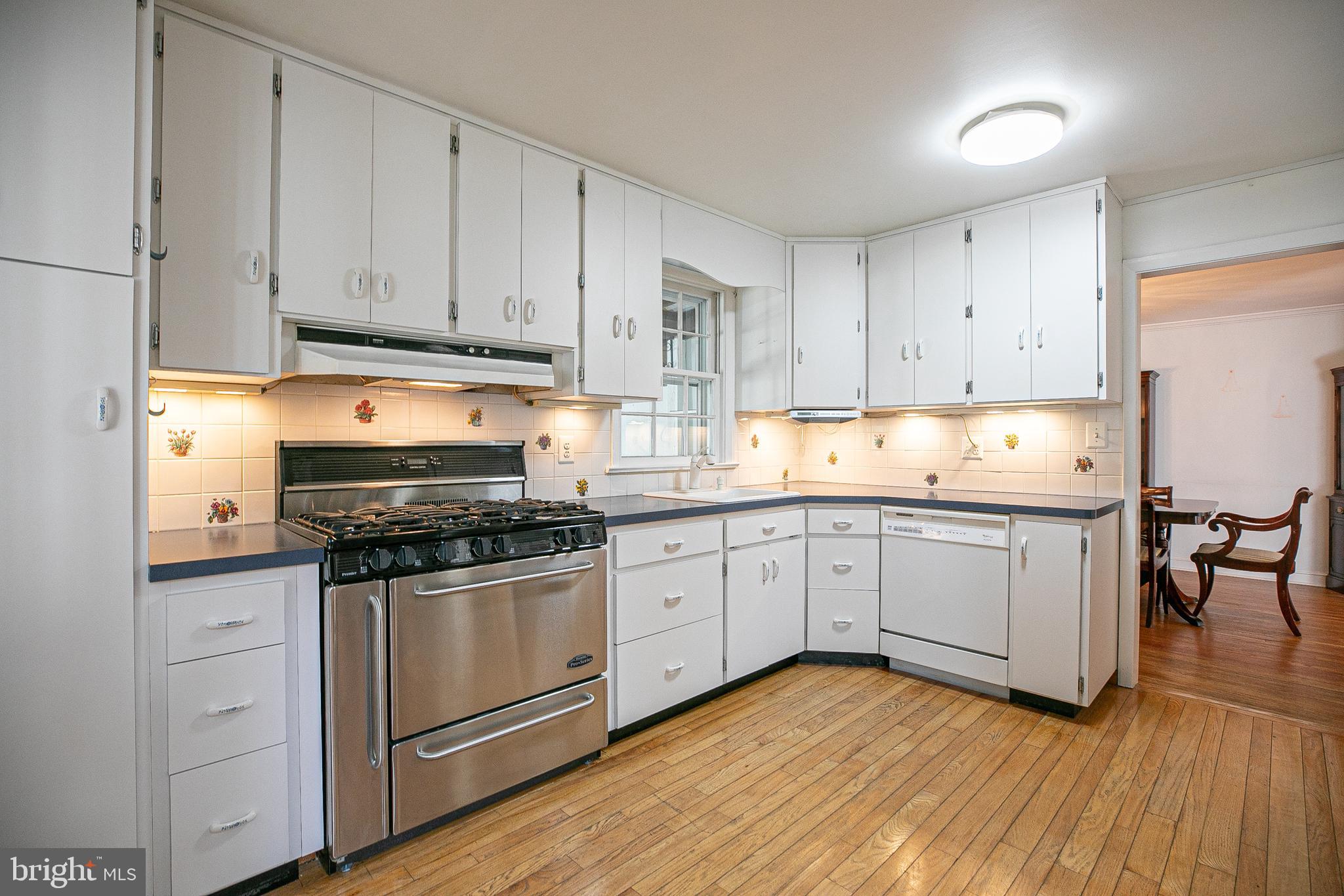 913 Drexel Ln