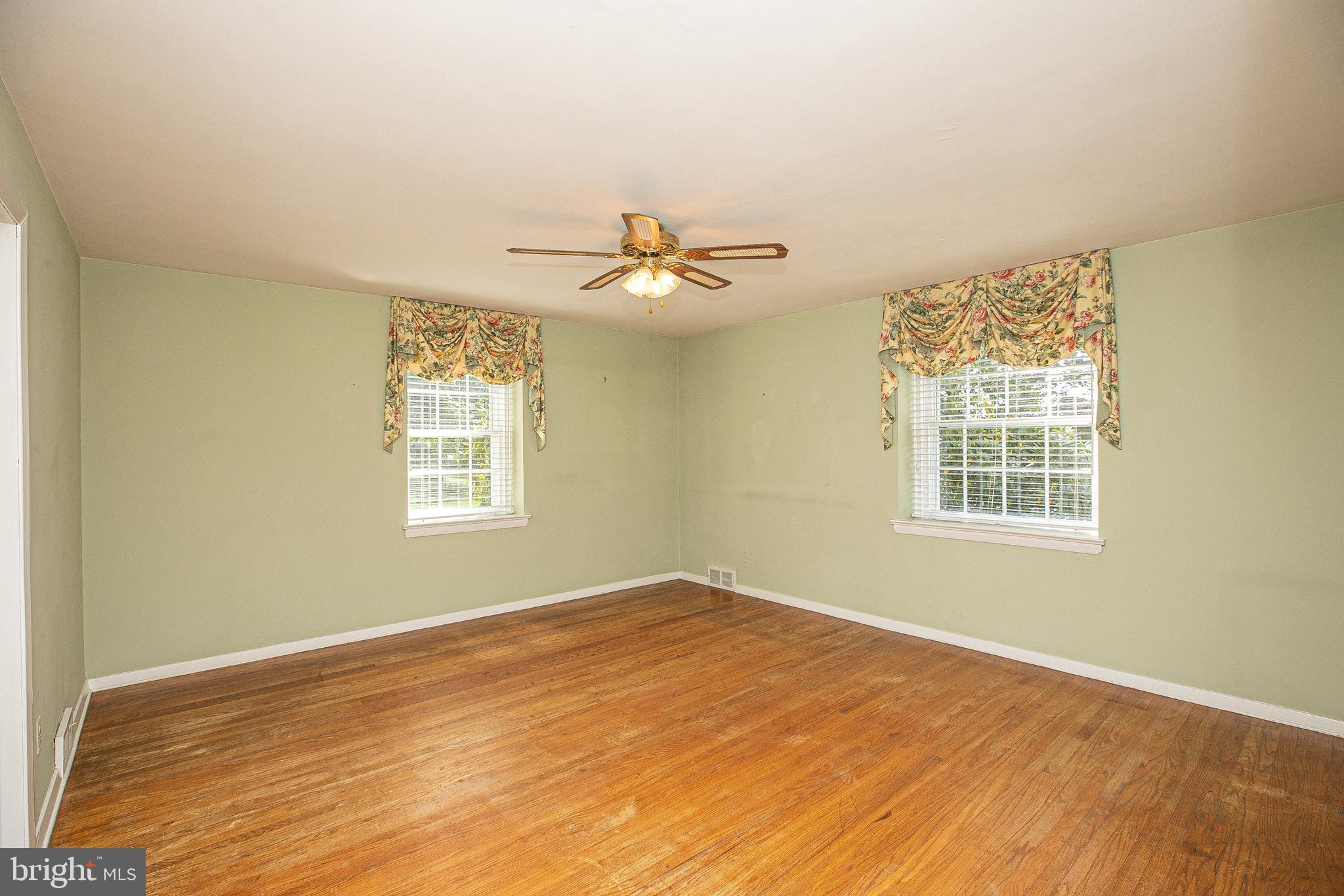 913 Drexel Ln