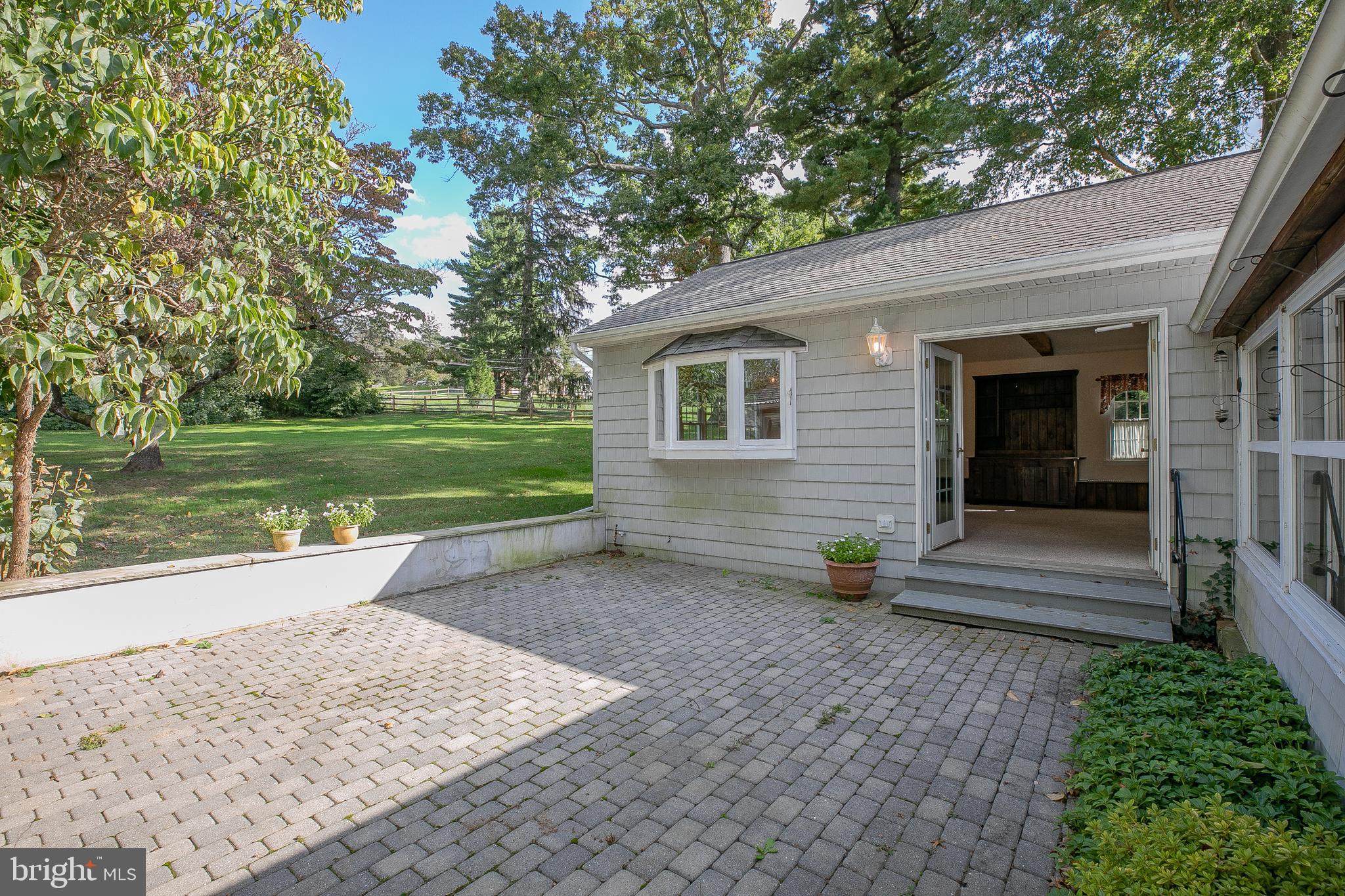 913 Drexel Ln