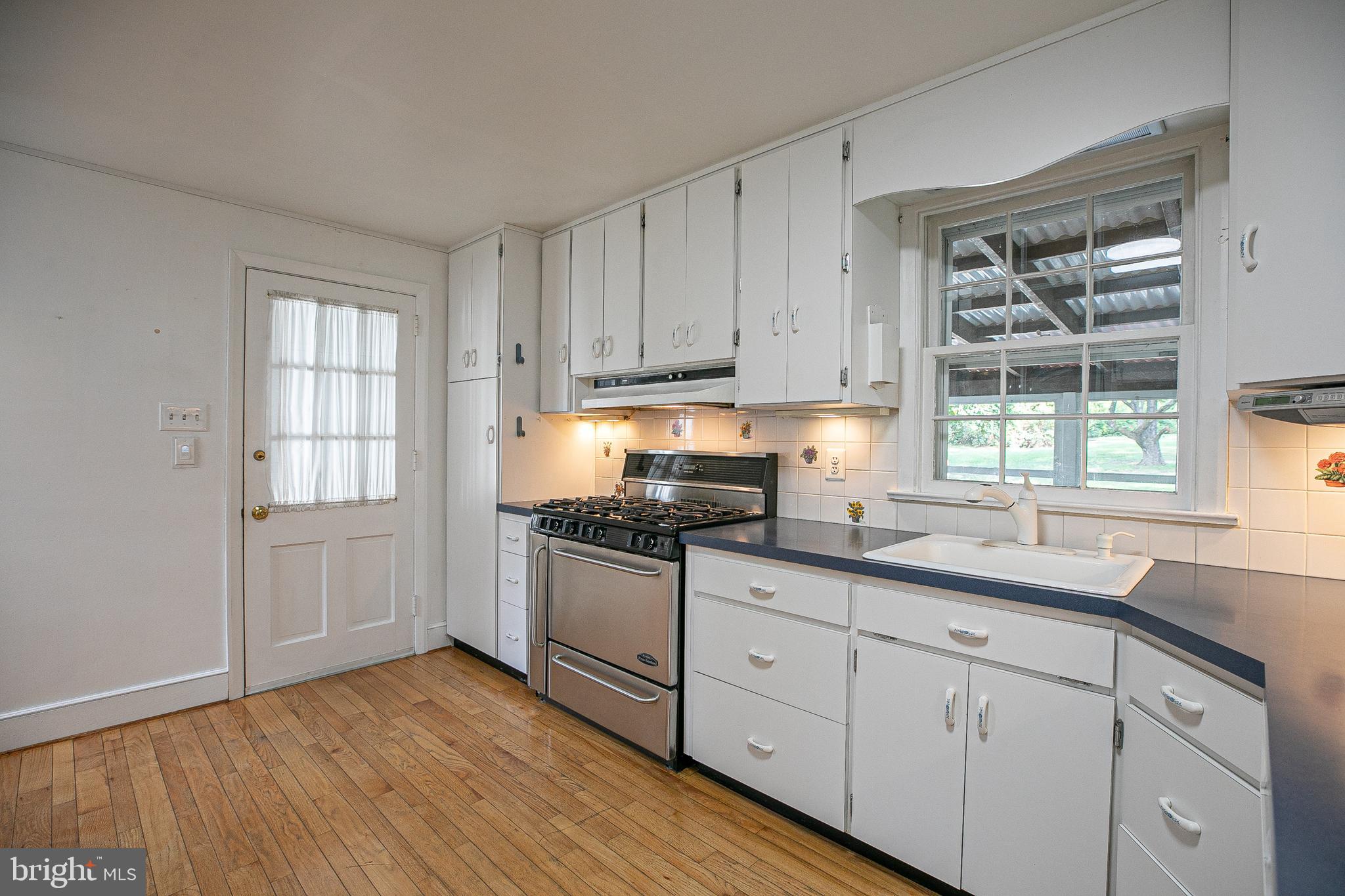 913 Drexel Ln
