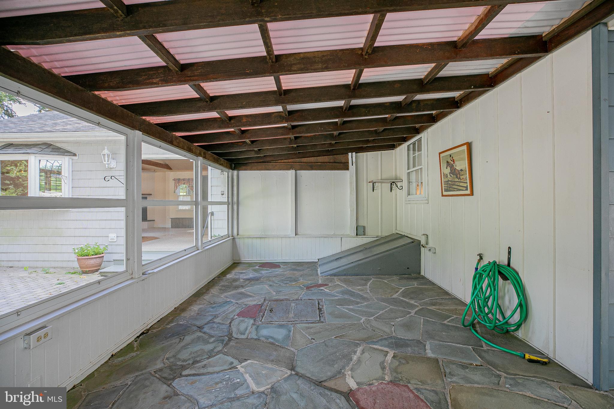 913 Drexel Ln