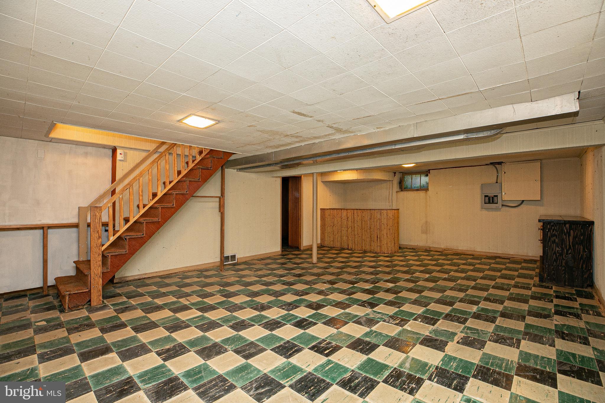 913 Drexel Ln