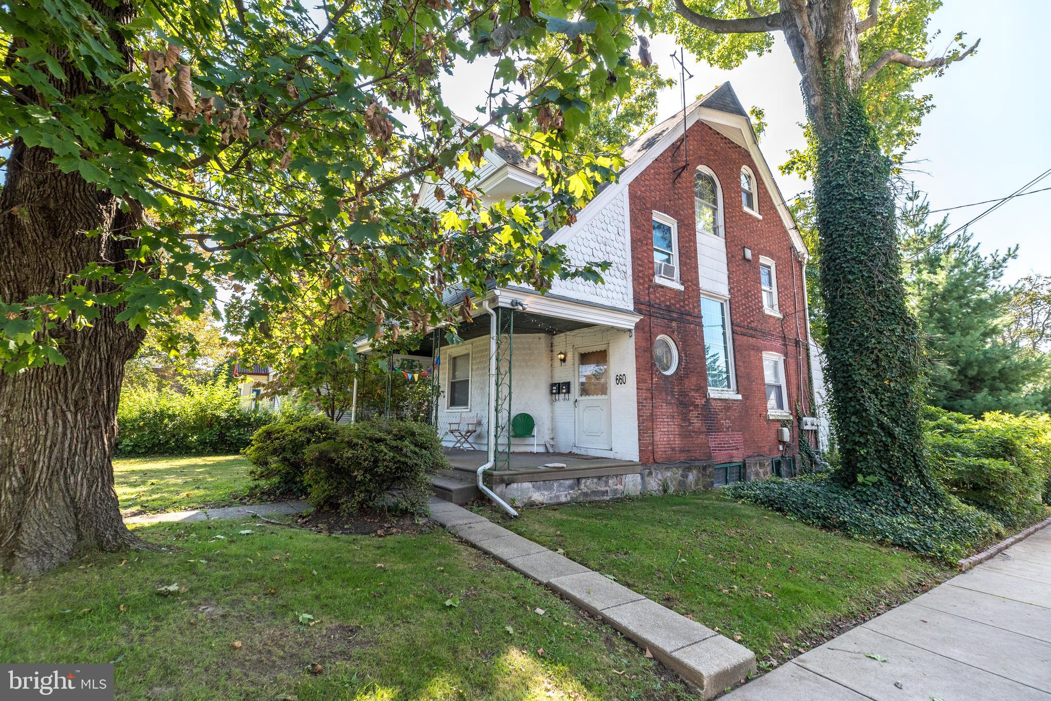 660 Church Ln