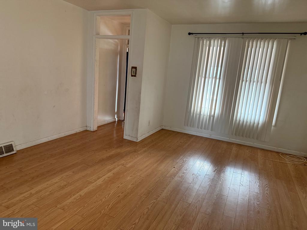 1314 E 11TH STREET
