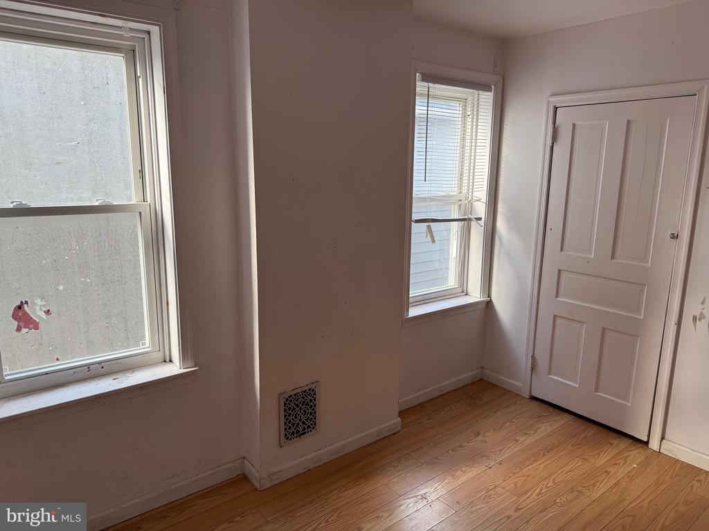 1314 E 11TH STREET