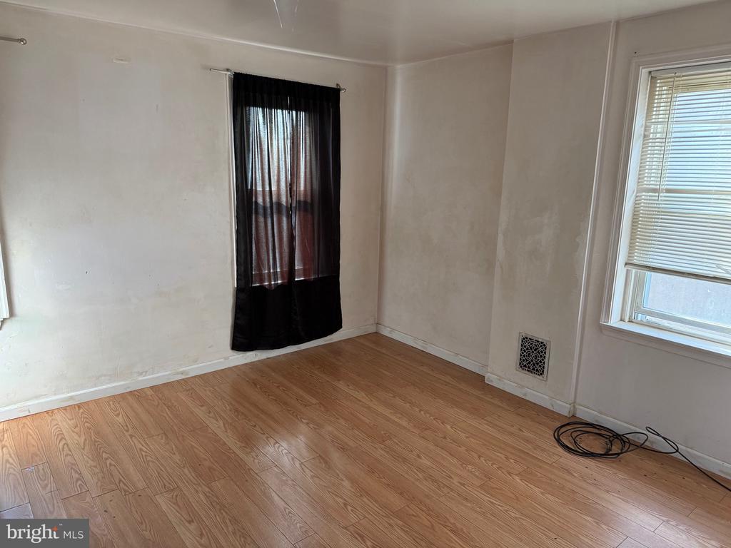 1314 E 11TH STREET