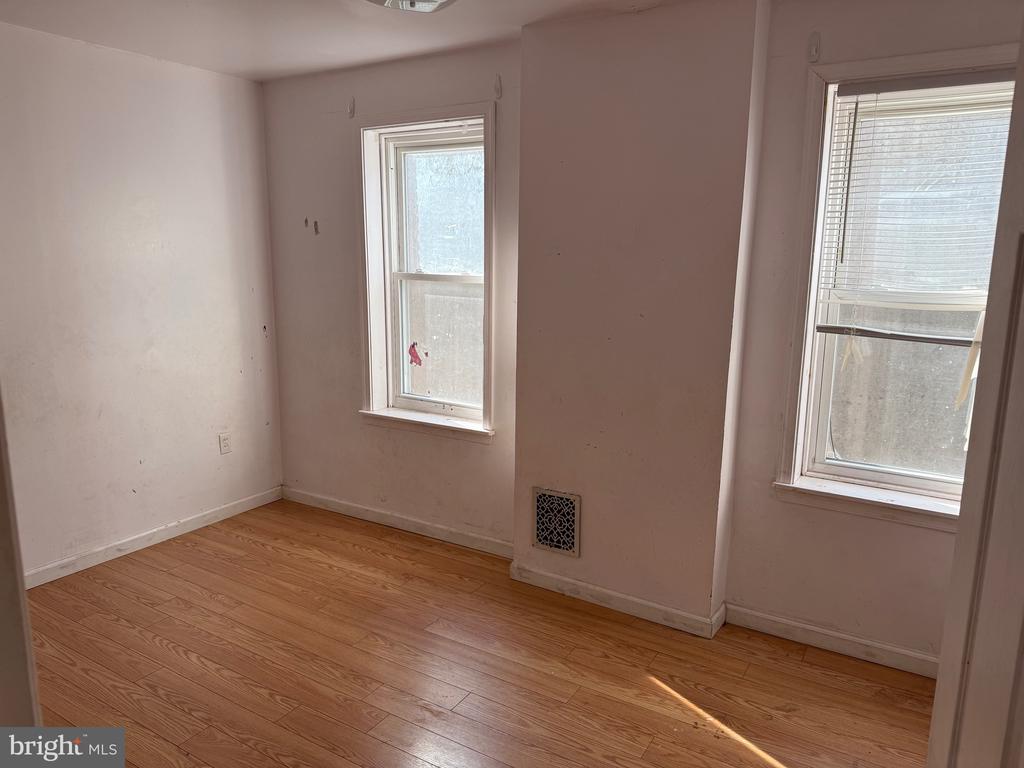 1314 E 11TH STREET