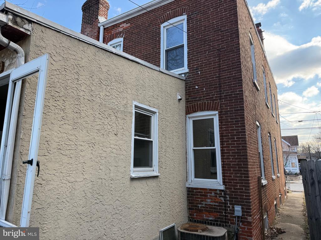 1314 E 11TH STREET