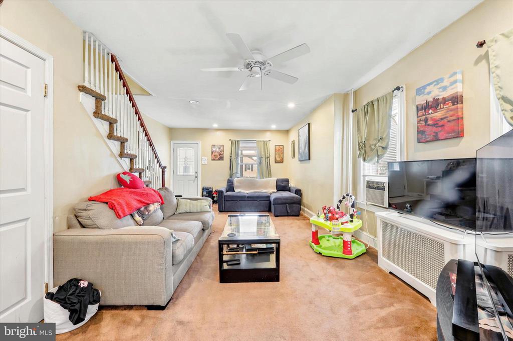 209 AMOSLAND ROAD