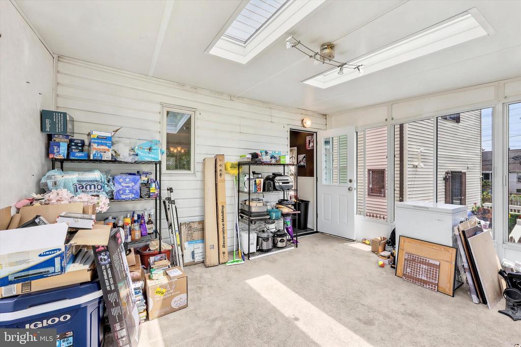 209 AMOSLAND ROAD