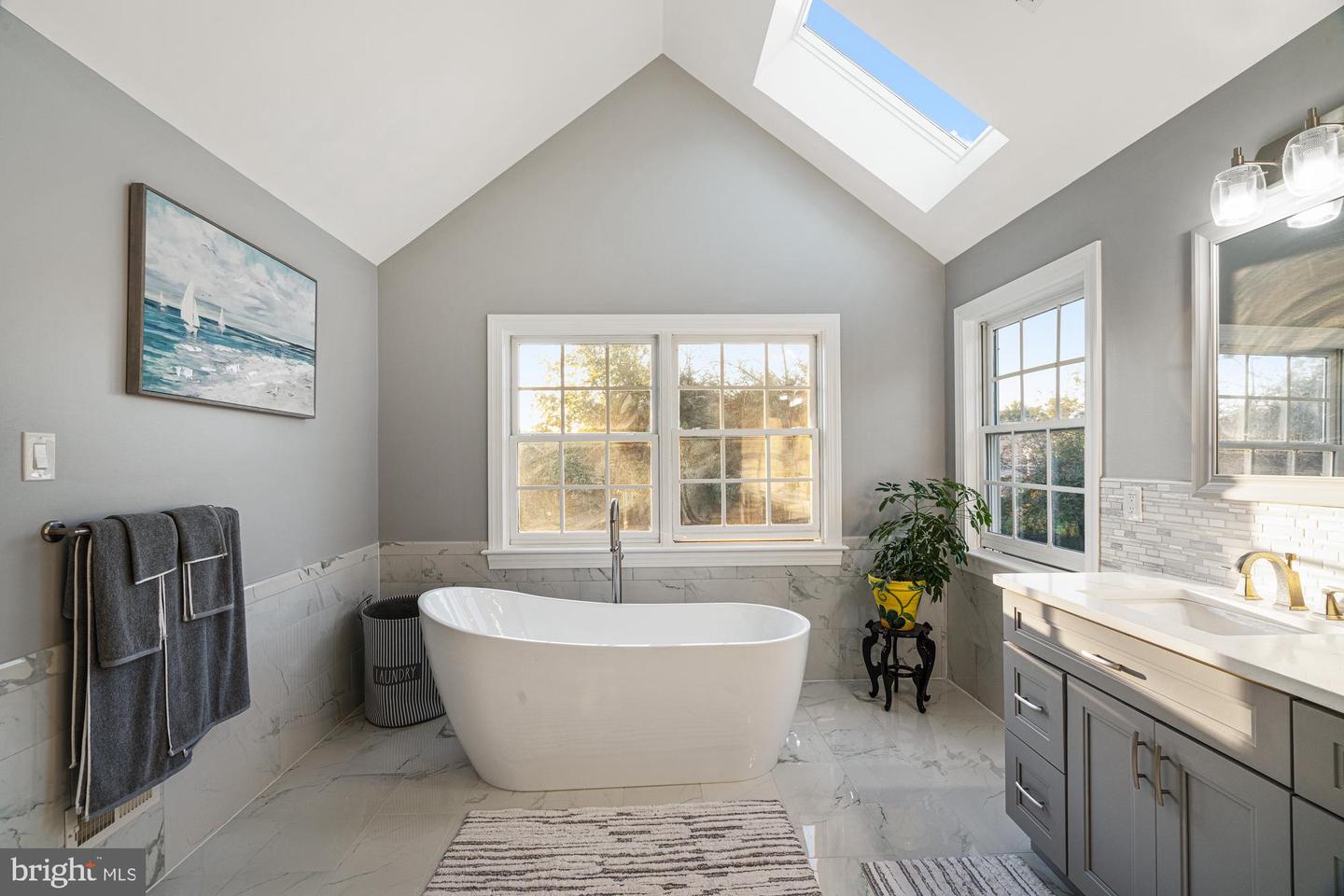 1451 Creek View Ln