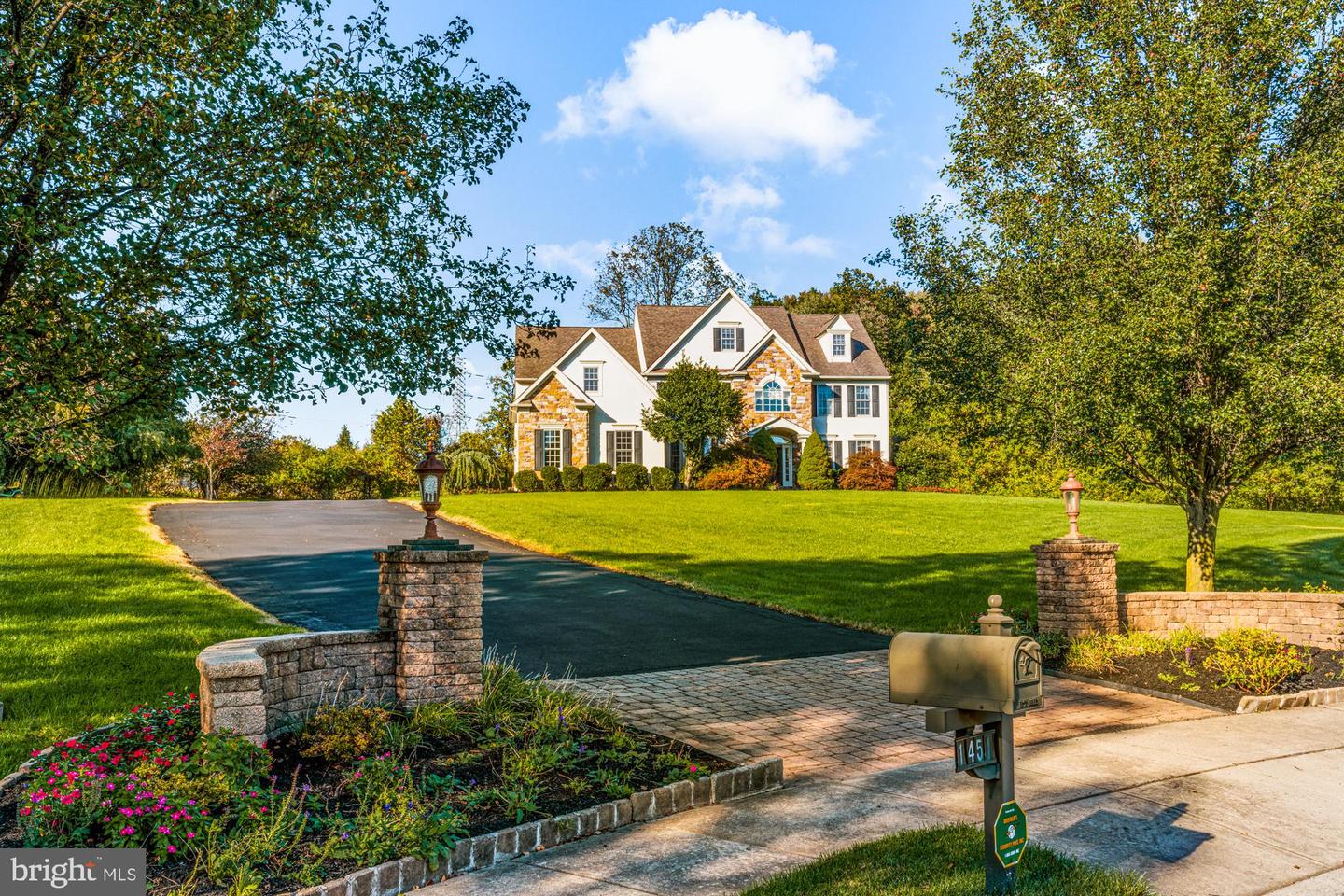 1451 Creek View Ln