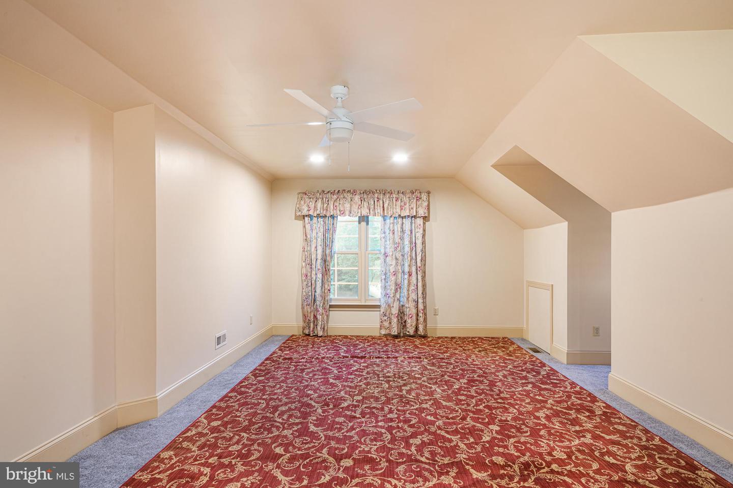 1451 Creek View Ln