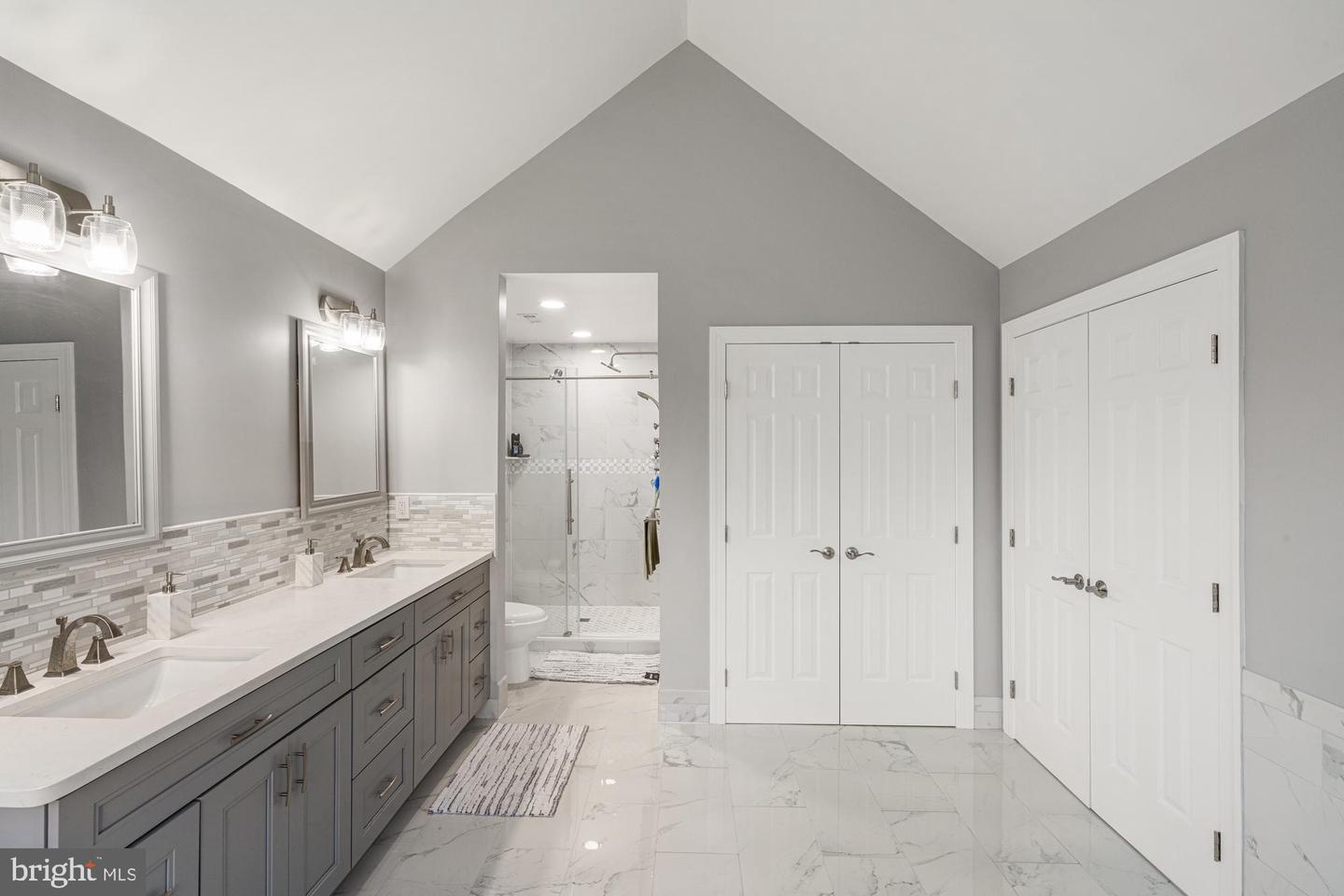 1451 Creek View Ln