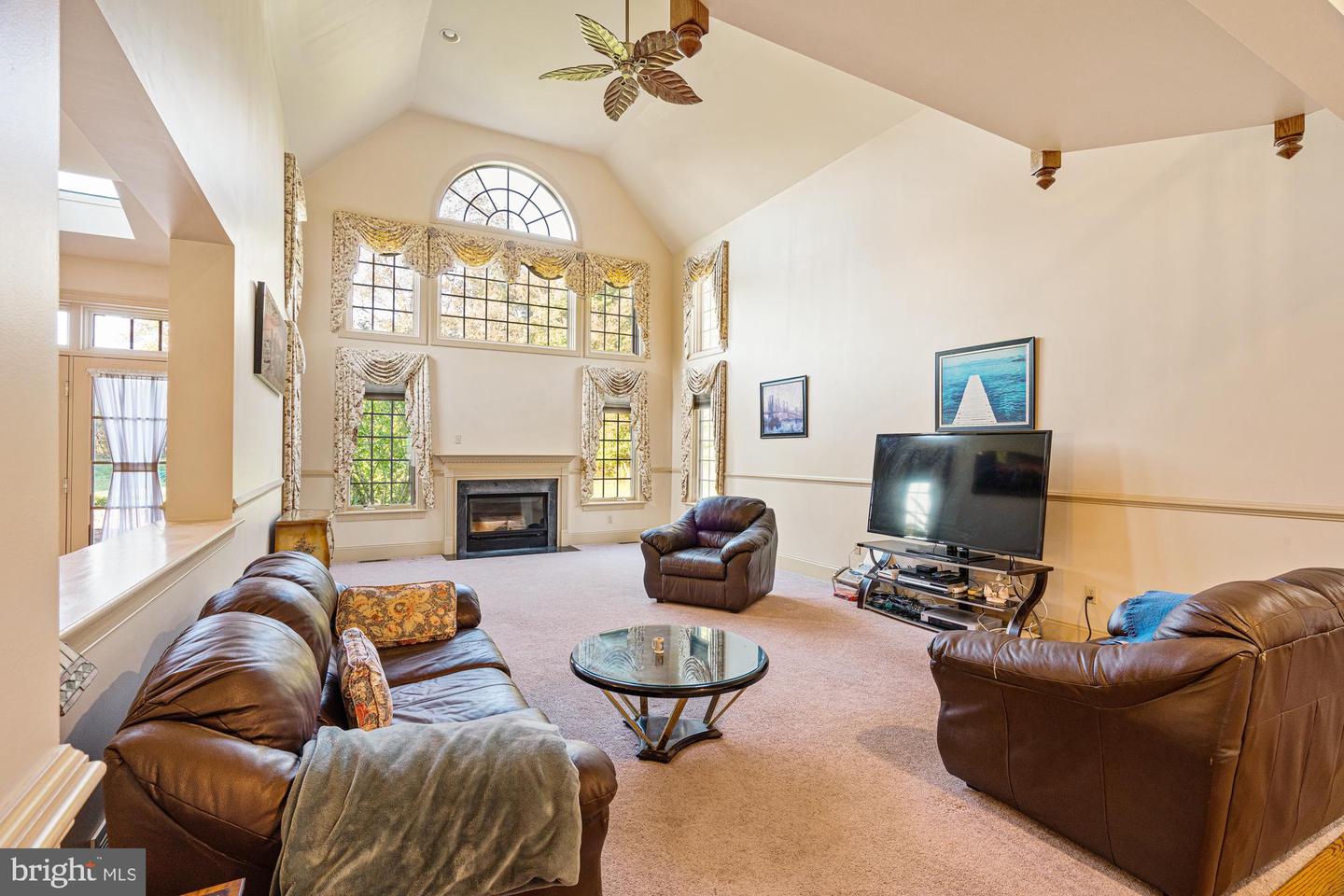 1451 Creek View Ln