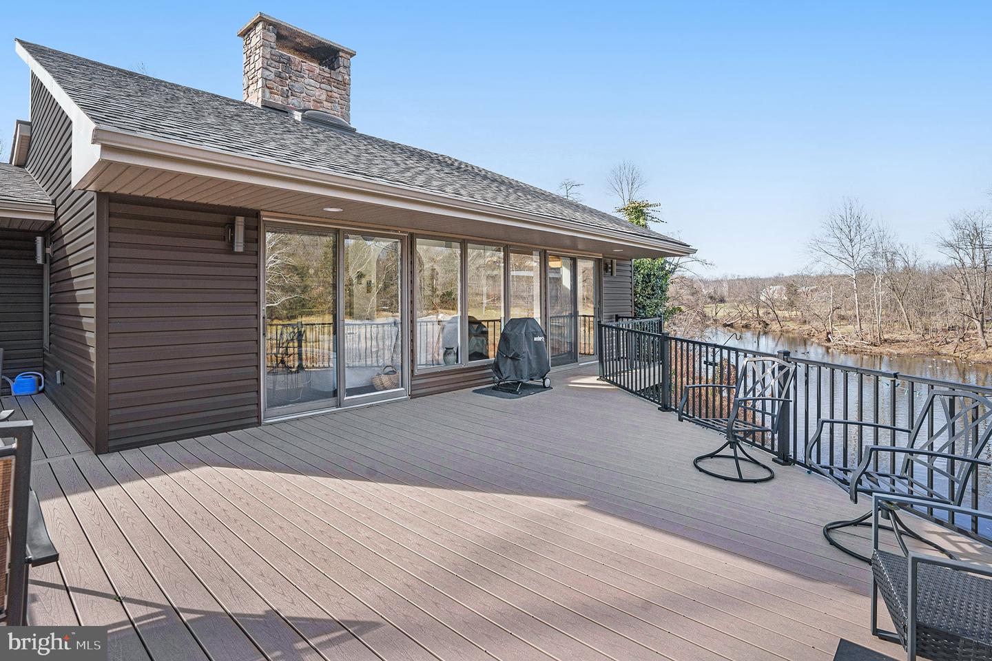 21 Walnut Ln