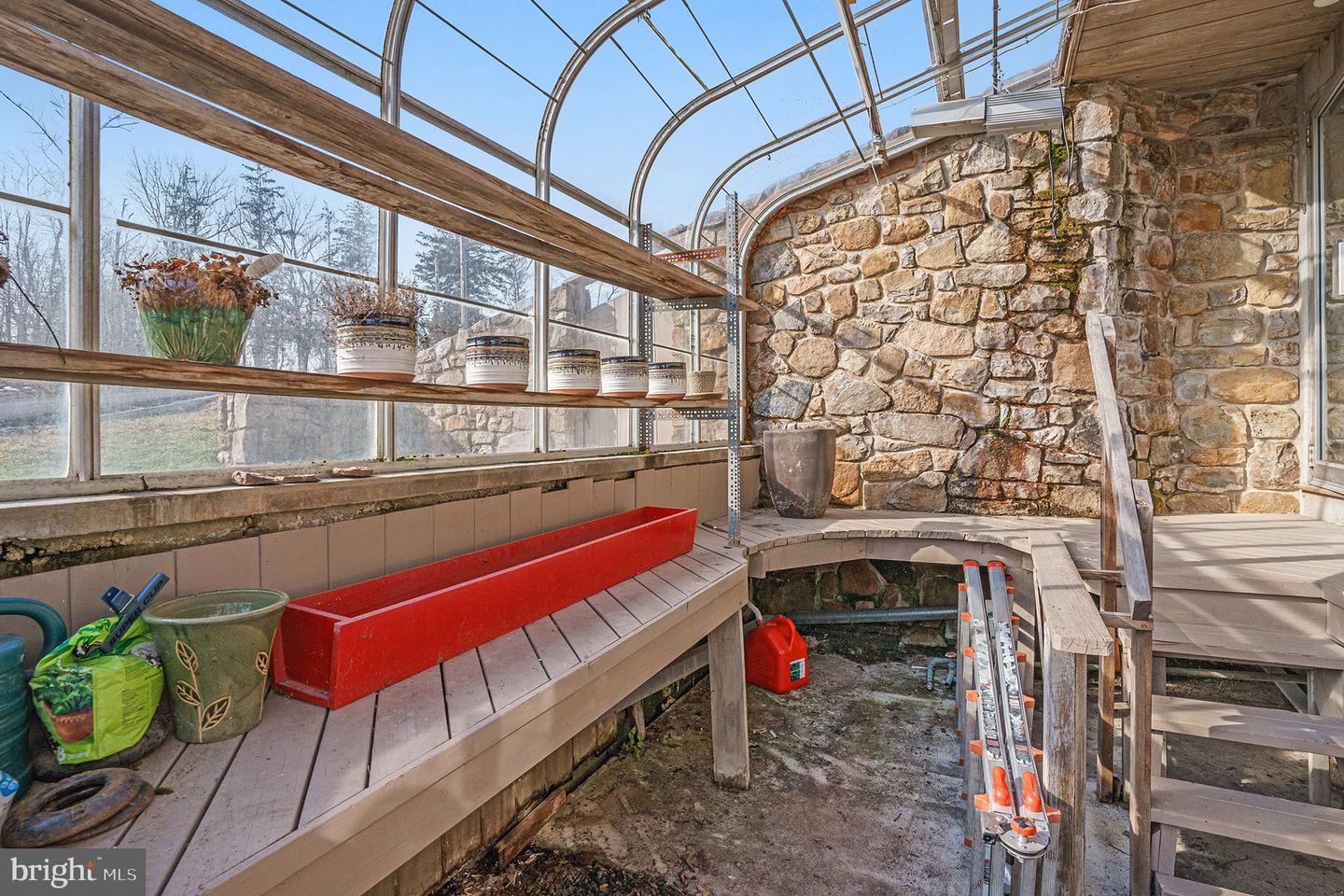 21 Walnut Ln