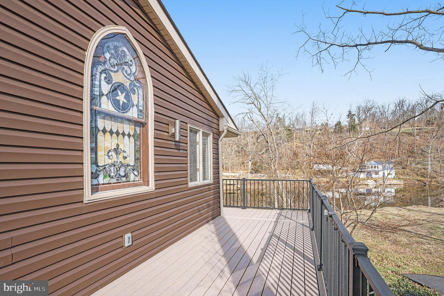 21 Walnut Ln