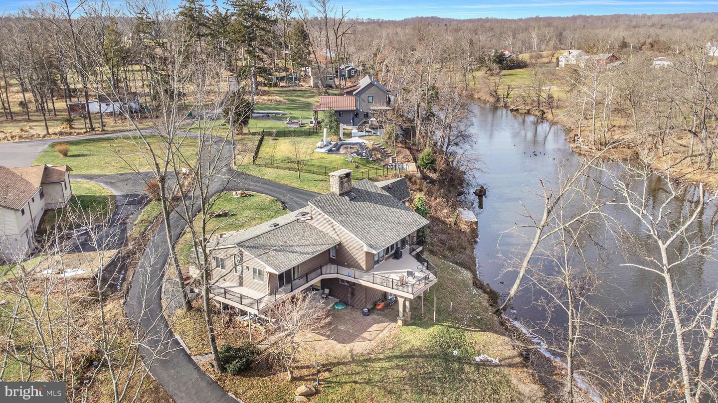 21 Walnut Ln