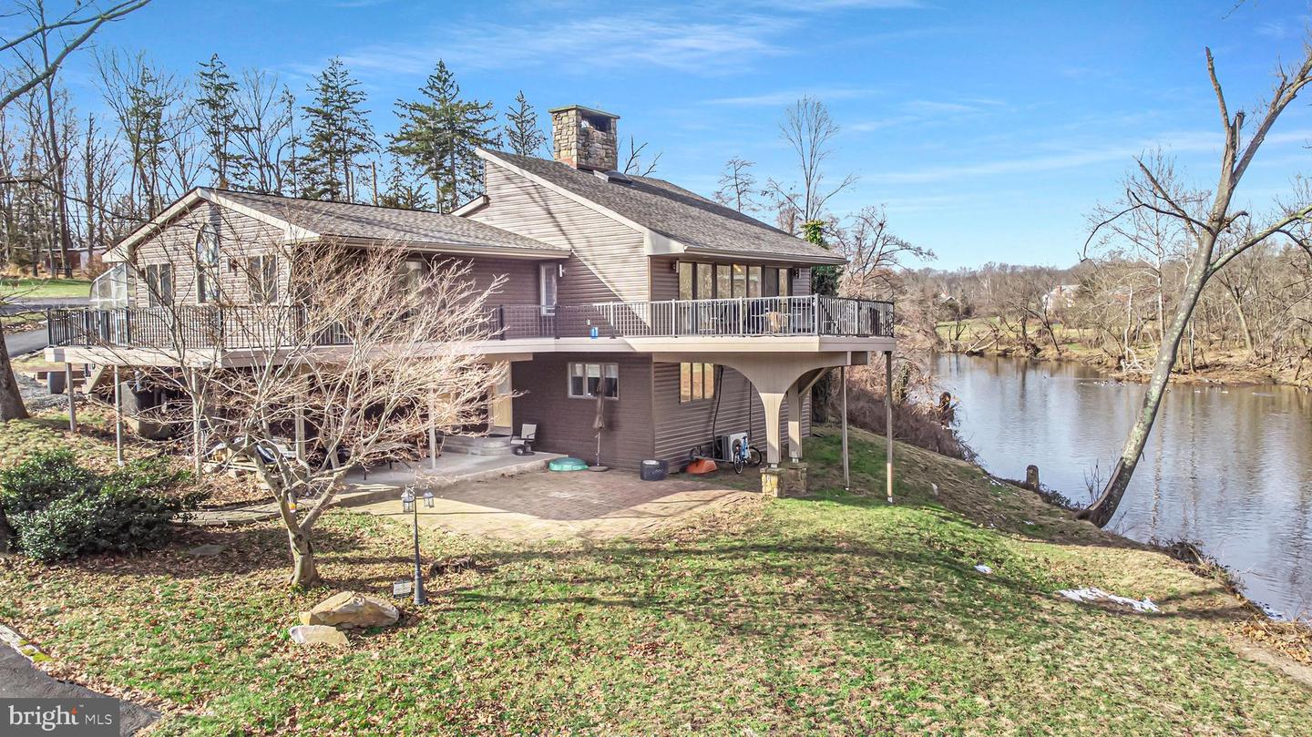 21 Walnut Ln