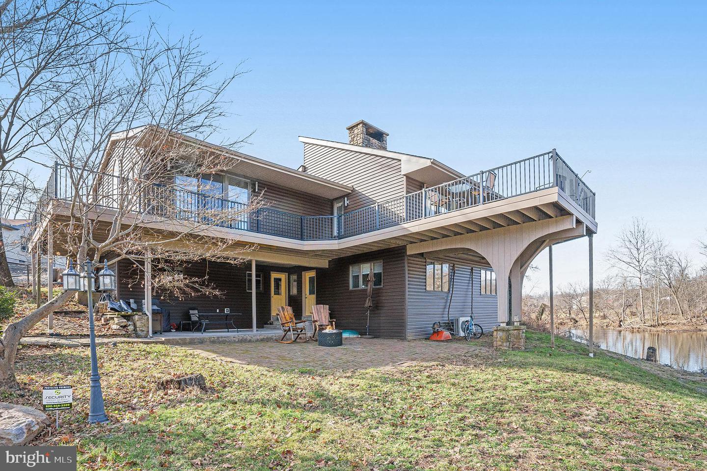 21 Walnut Ln