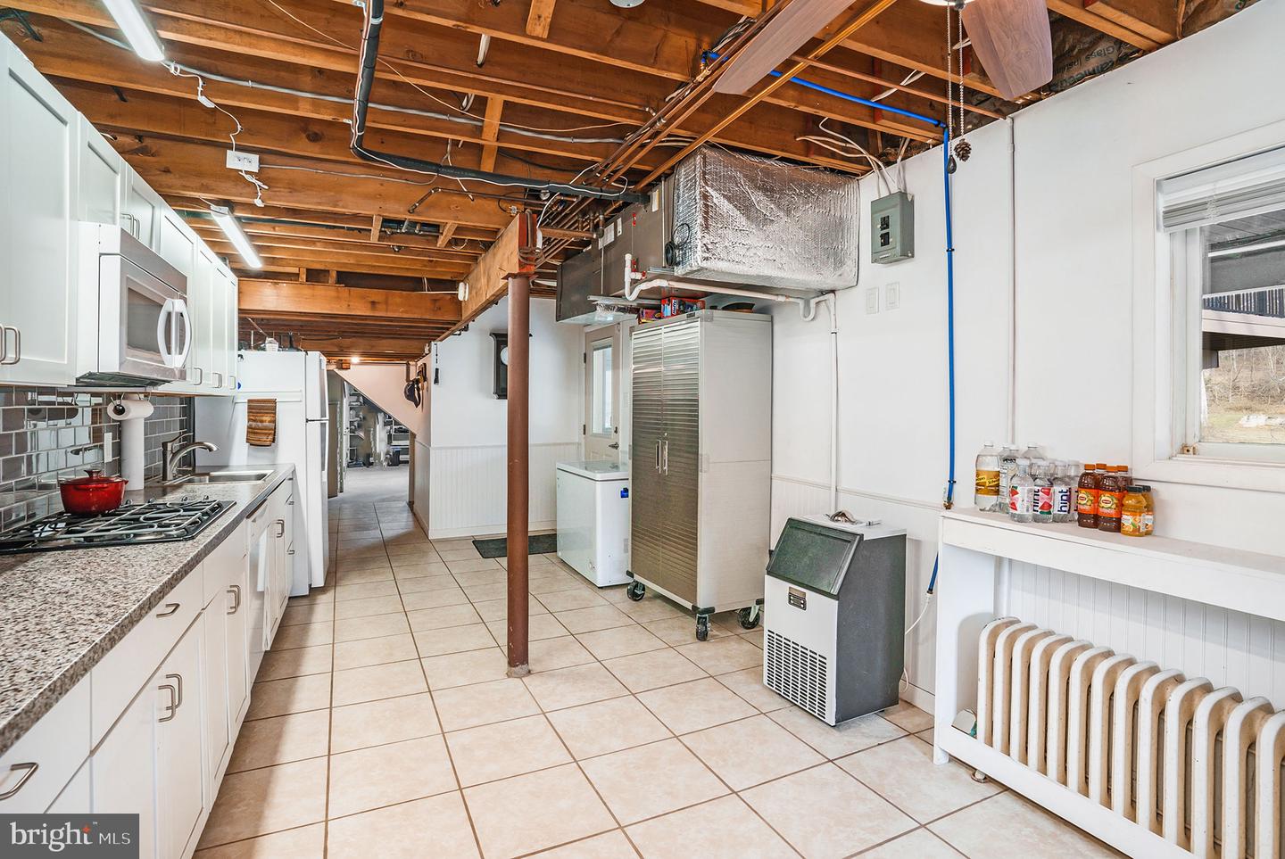 21 Walnut Ln