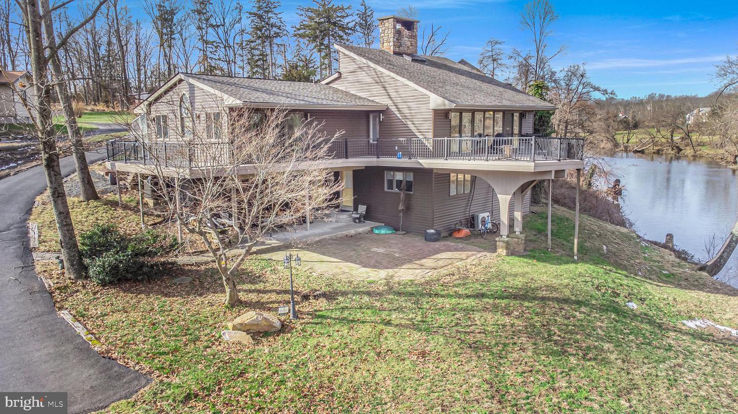 21 Walnut Ln