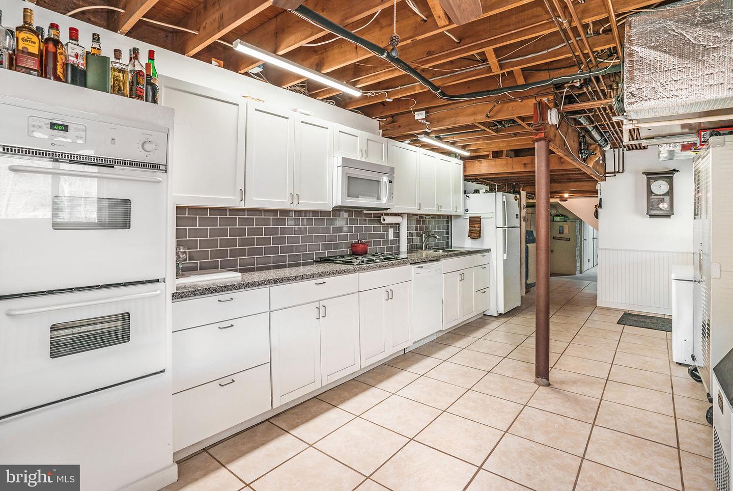 21 Walnut Ln