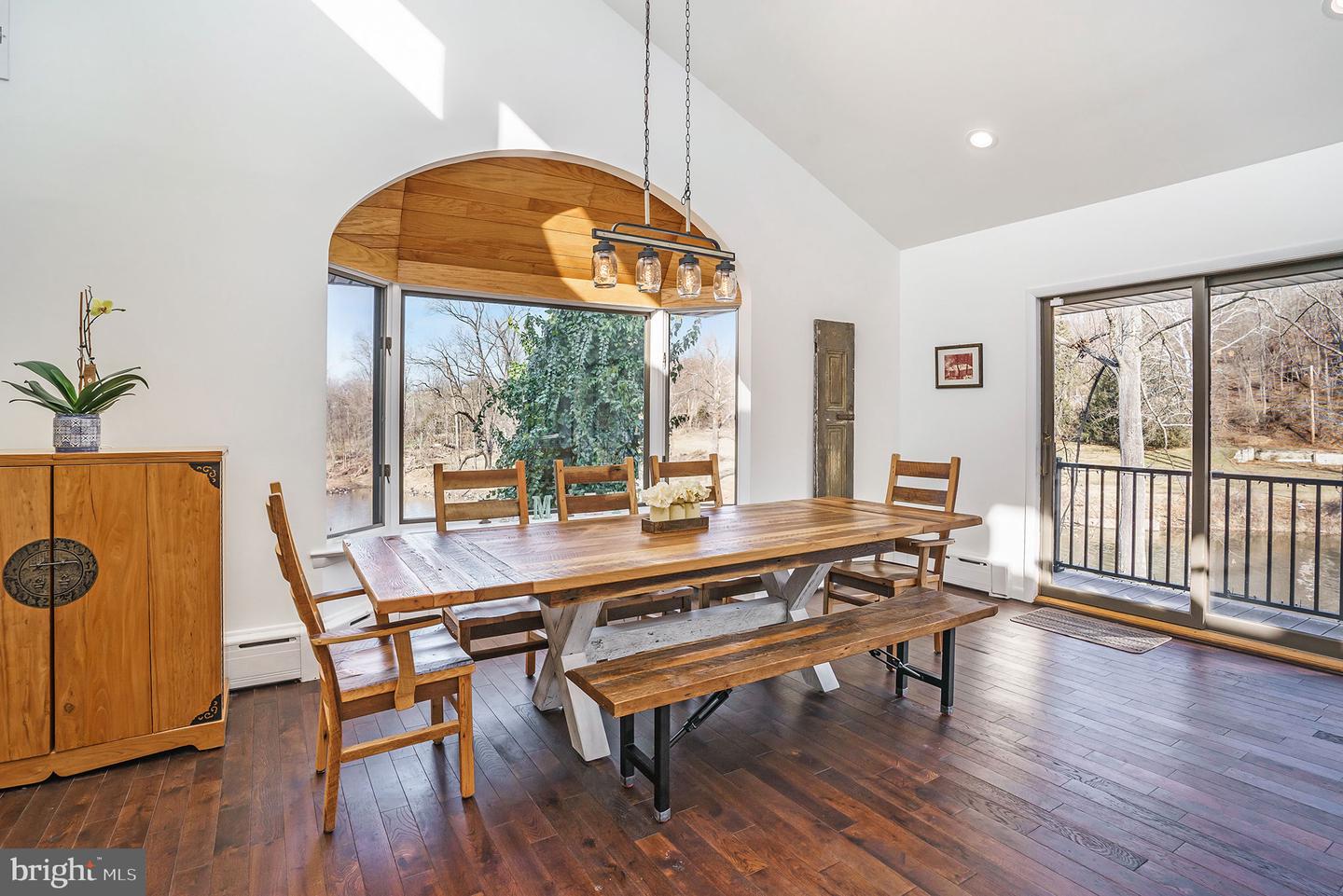 21 Walnut Ln