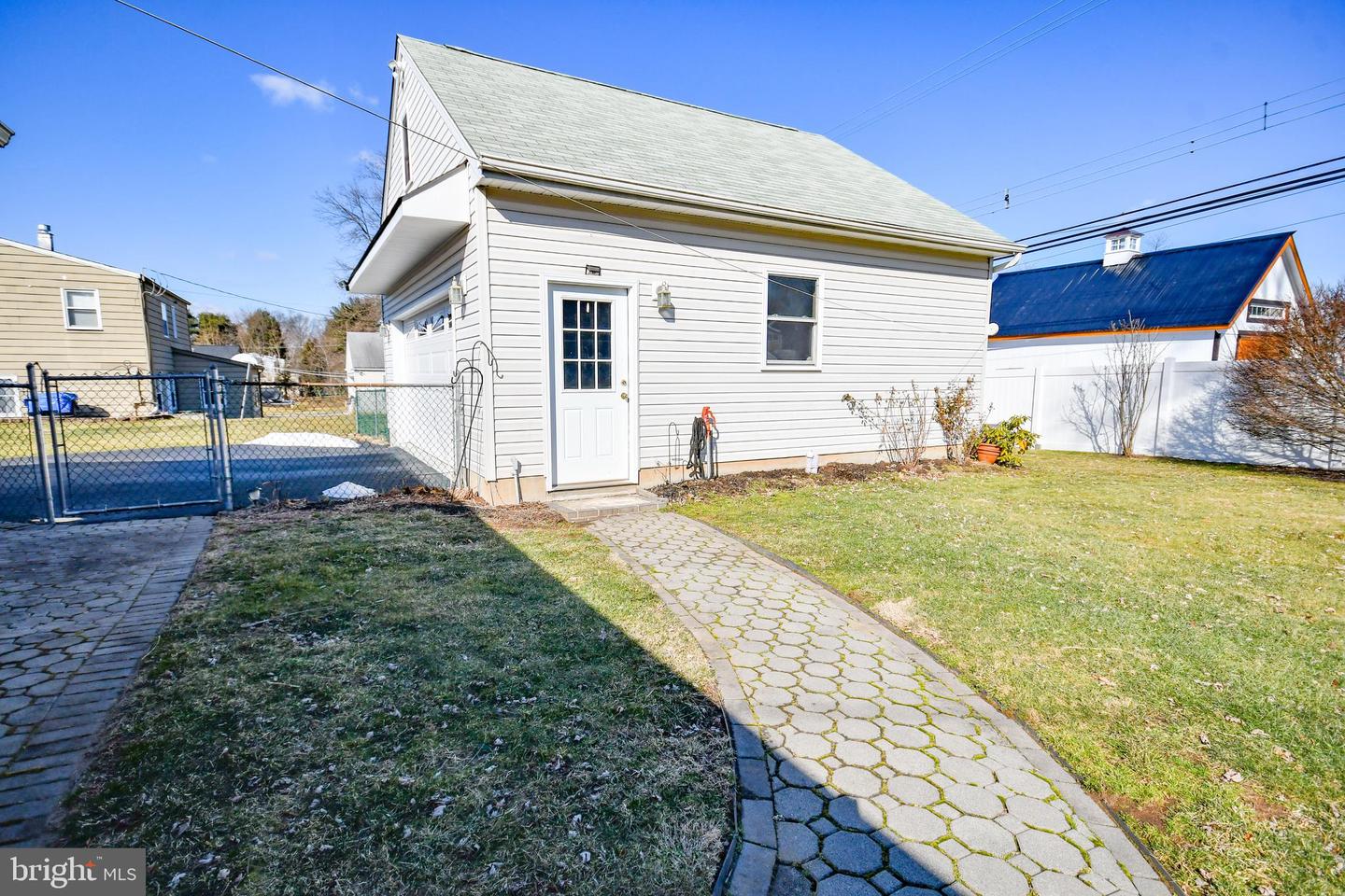 1533 Daws Rd