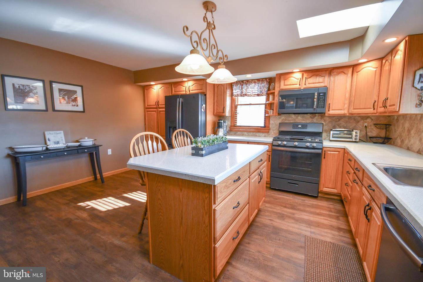 1533 Daws Rd