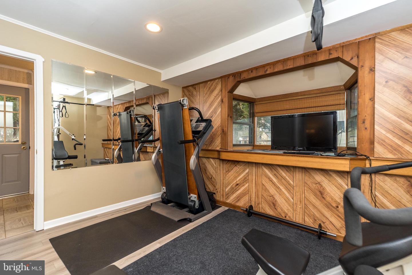 1751 Pulaski Dr