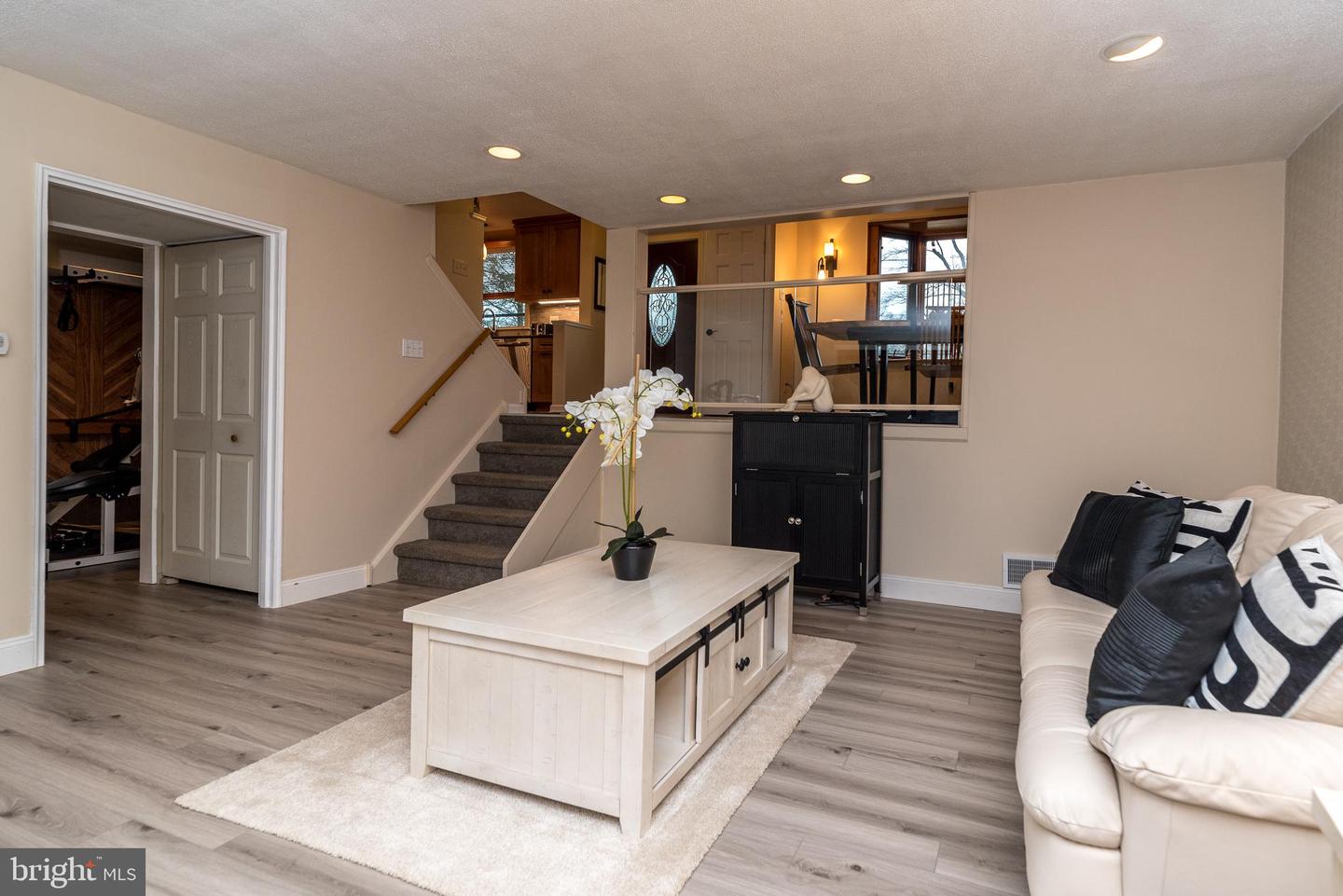 1751 Pulaski Dr