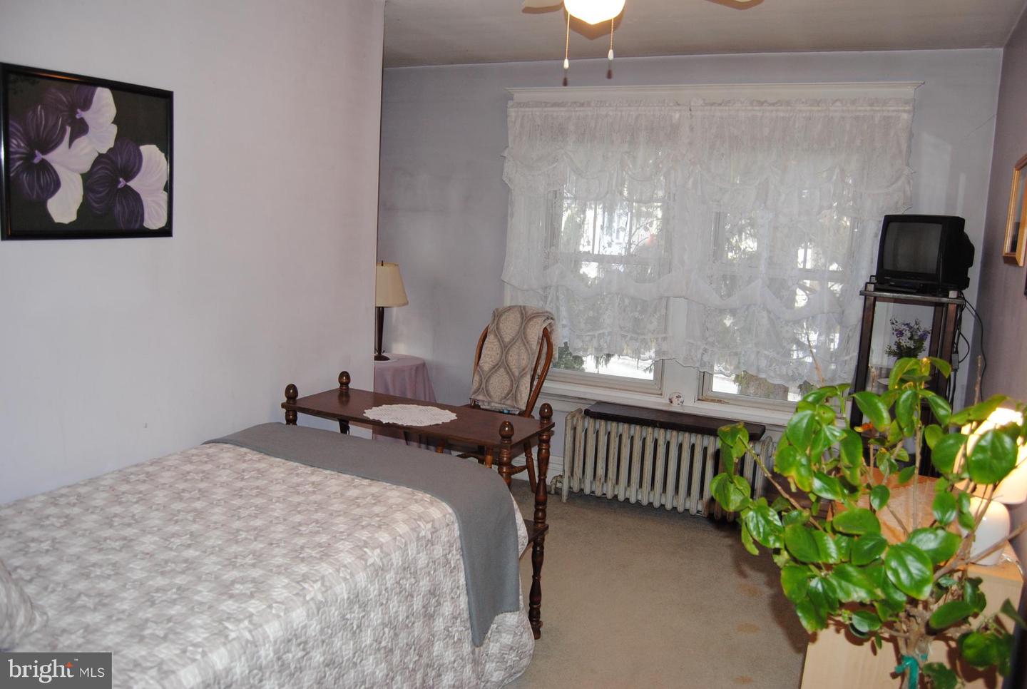 28 Oakdale Ave
