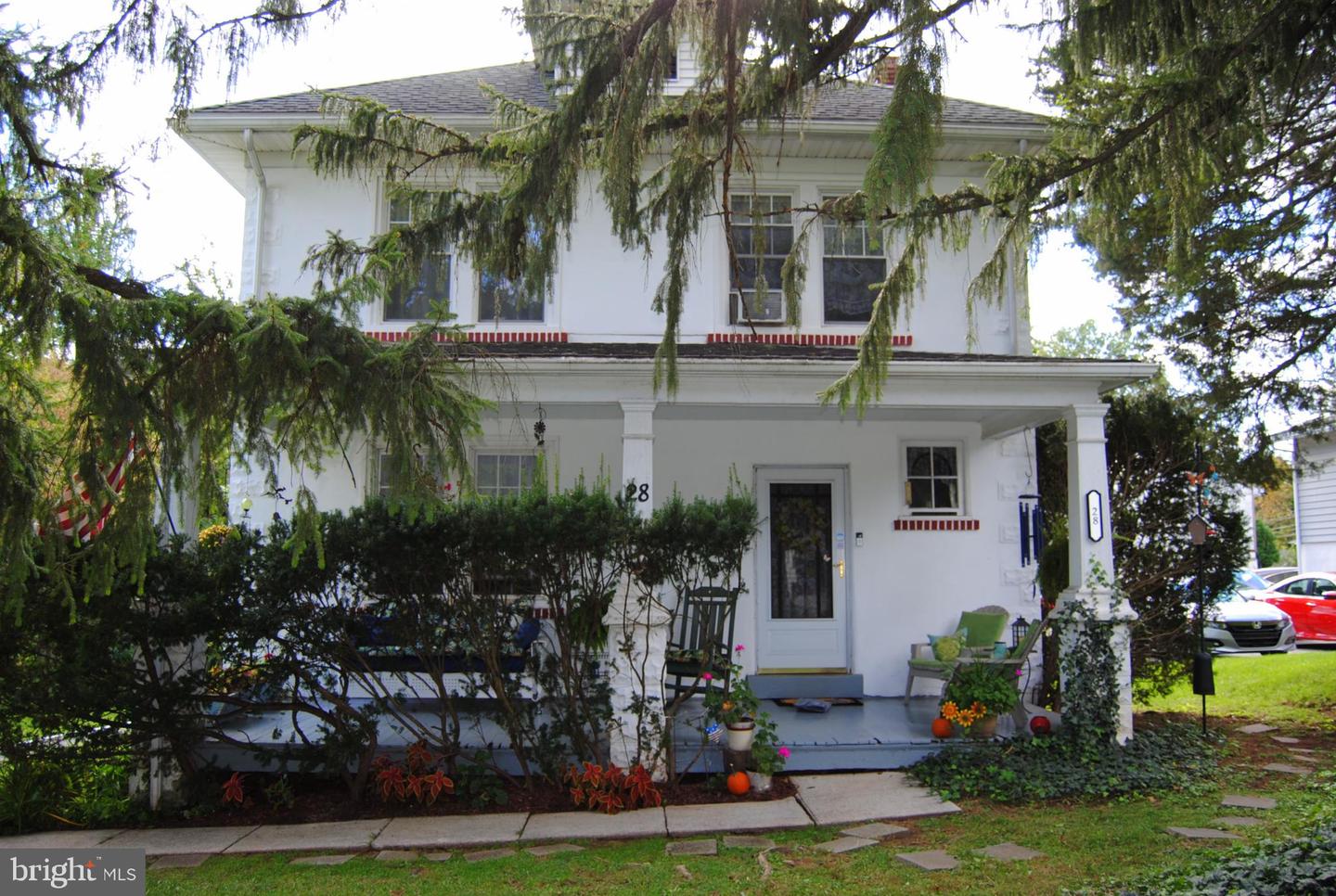 28 Oakdale Ave