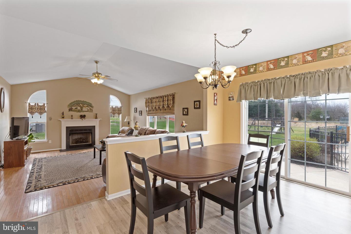 2262 Locust Dr